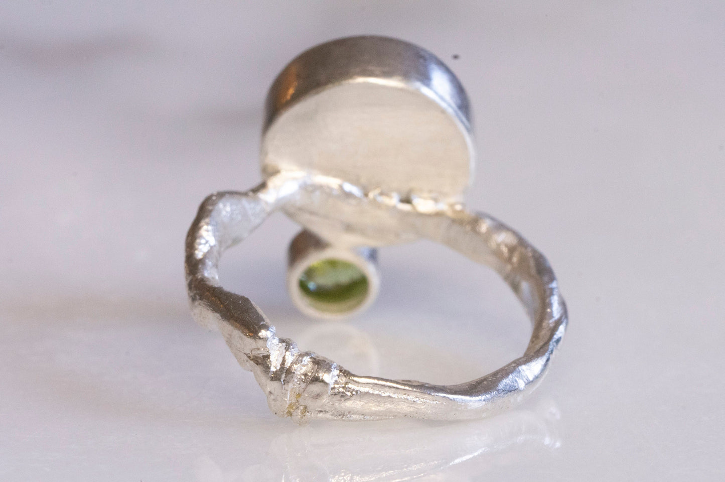 Dendritic agate and peridot twig ring