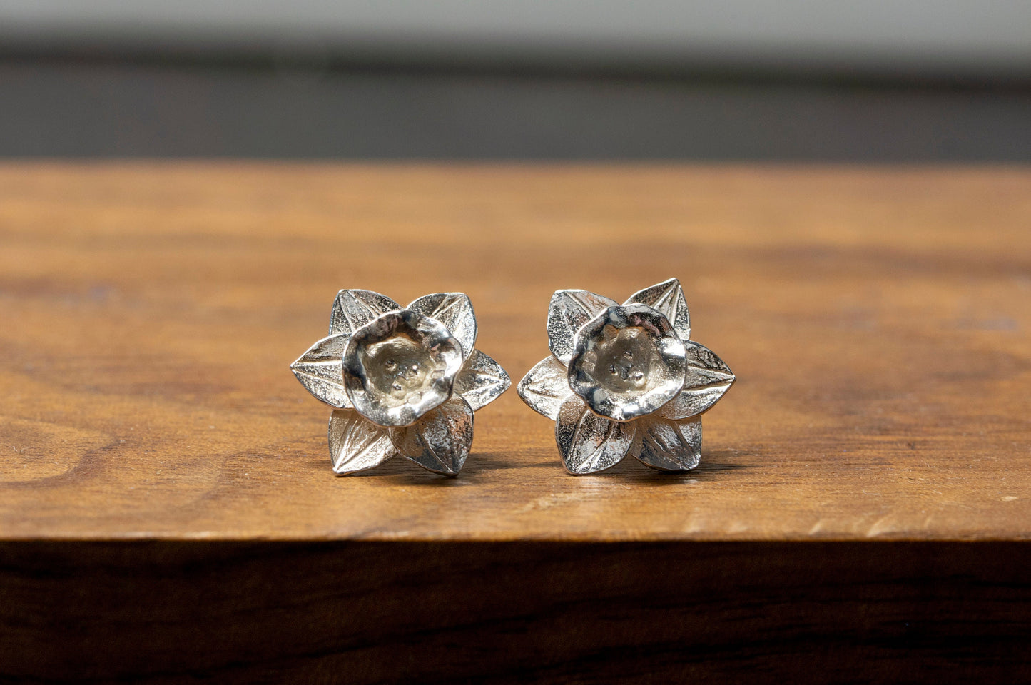 Daffodil silver ear stud, silver narcissus