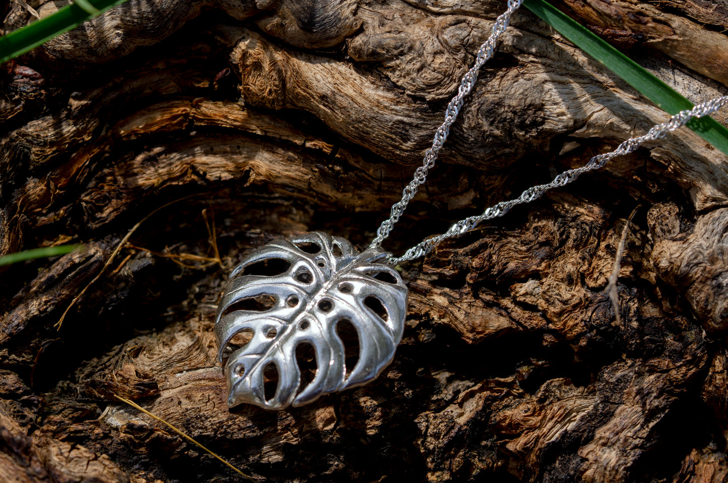 Monstera sterling silver necklace