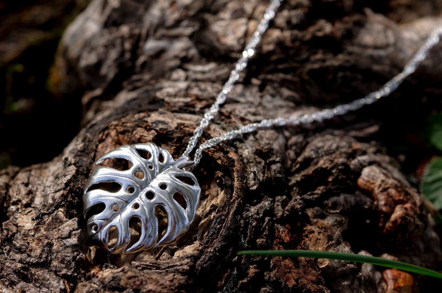 Monstera sterling silver necklace