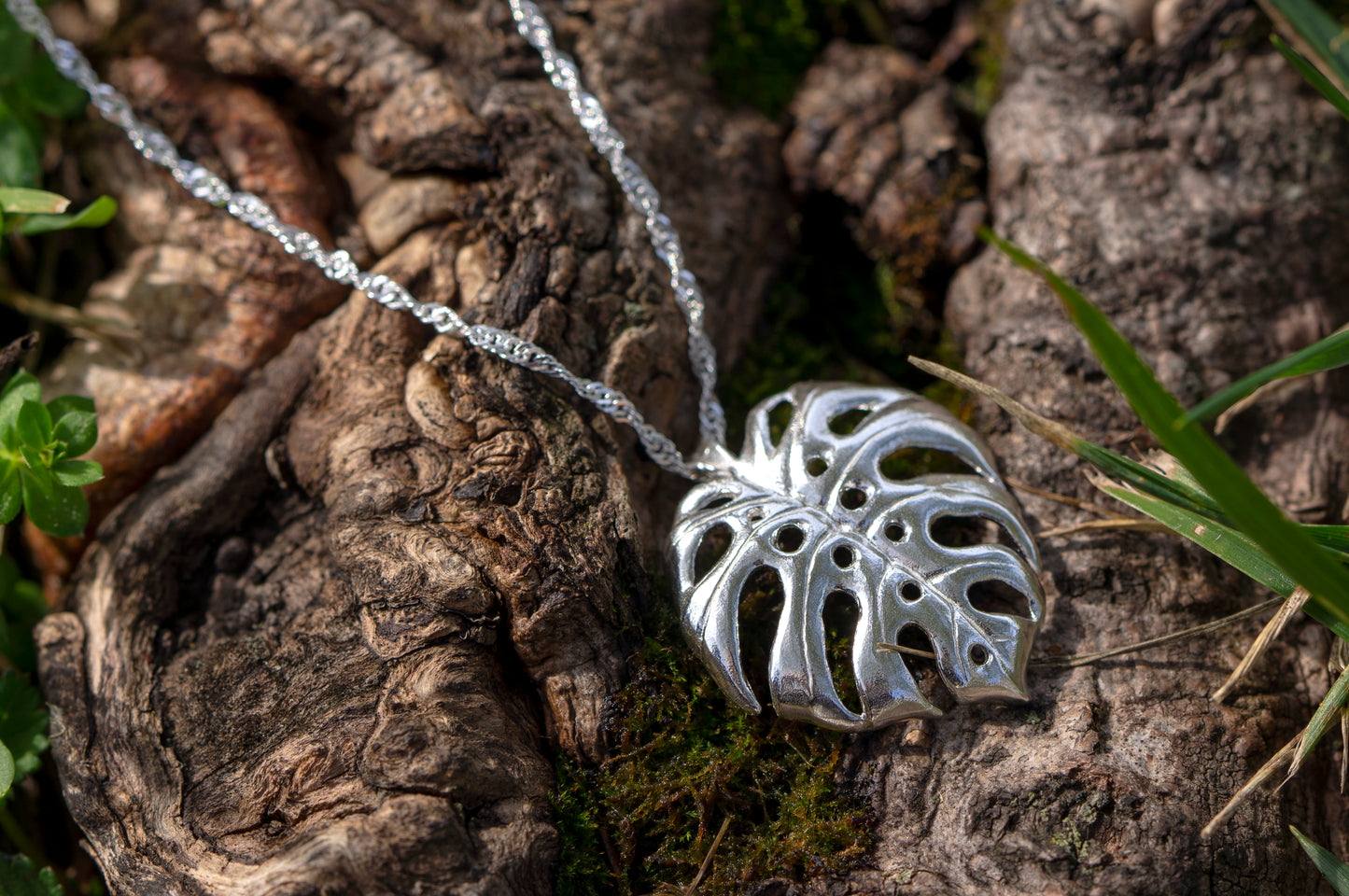 Monstera sterling silver necklace
