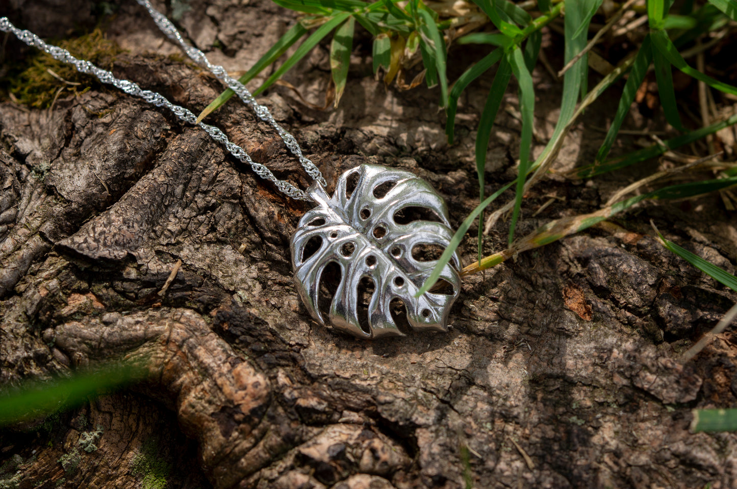 Monstera sterling silver necklace