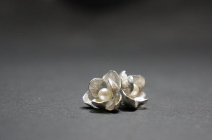 Jasmine silver ear studs with fresh water pearl