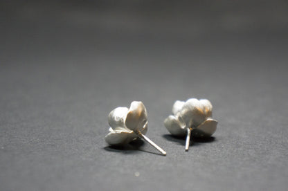 Jasmine silver ear studs with fresh water pearl