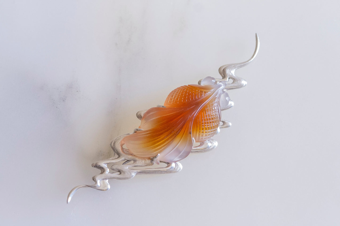 Agate candy goldfish brooch