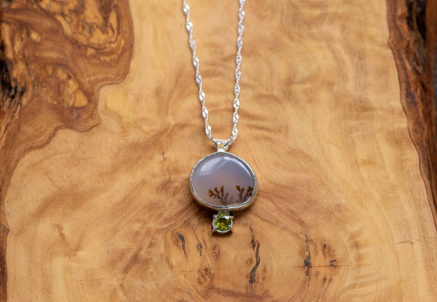 Dendritic agate and peridot silver pendant