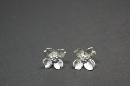 Dogwood silver ear studs