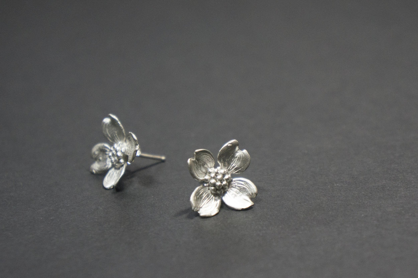 Dogwood silver ear studs