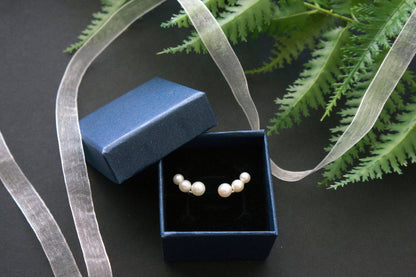 Freshwater pearl silver ear studs