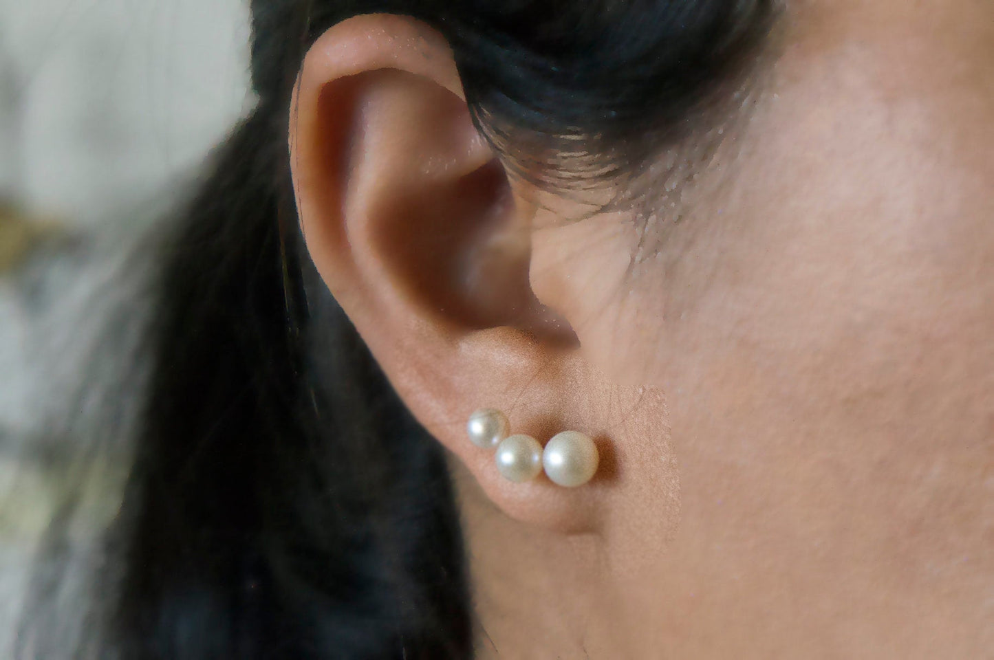 Freshwater pearl silver ear studs