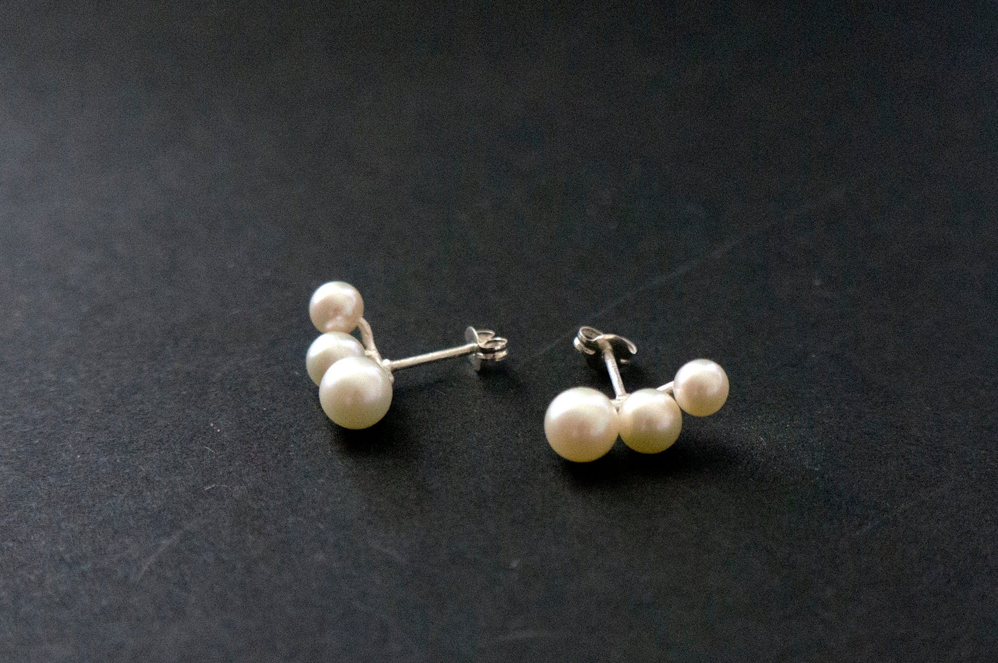 Freshwater pearl silver ear studs