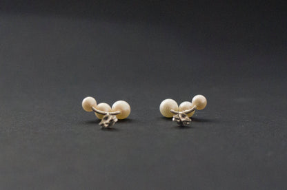 Freshwater pearl silver ear studs