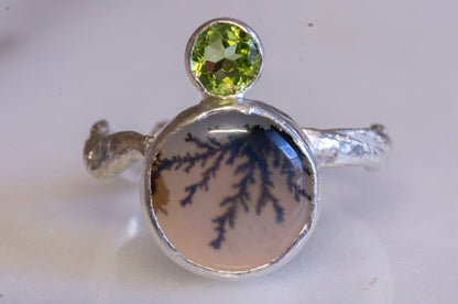 Dendritic agate and peridot twig ring