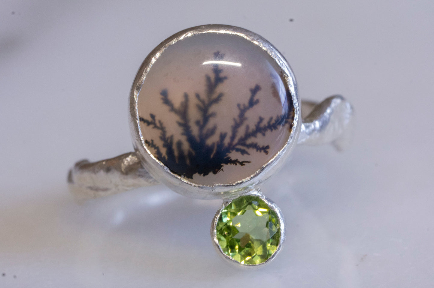 Dendritic agate and peridot twig ring