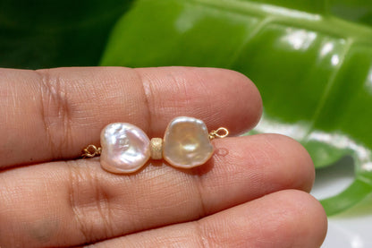 Bowtie petal pearl necklace