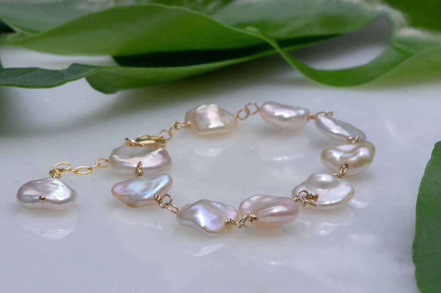 Petal pearl bead bracelet