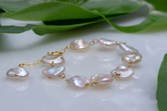 Petal pearl bead bracelet