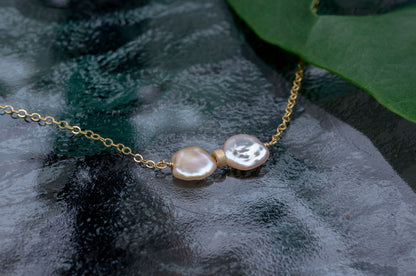 Bowtie petal pearl necklace
