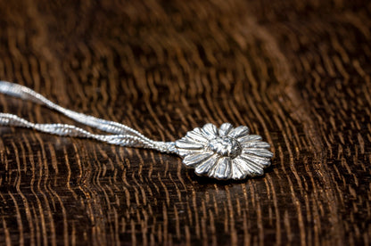 Daisy sterling silver necklace
