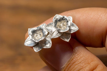 Daffodil silver ear stud, silver narcissus