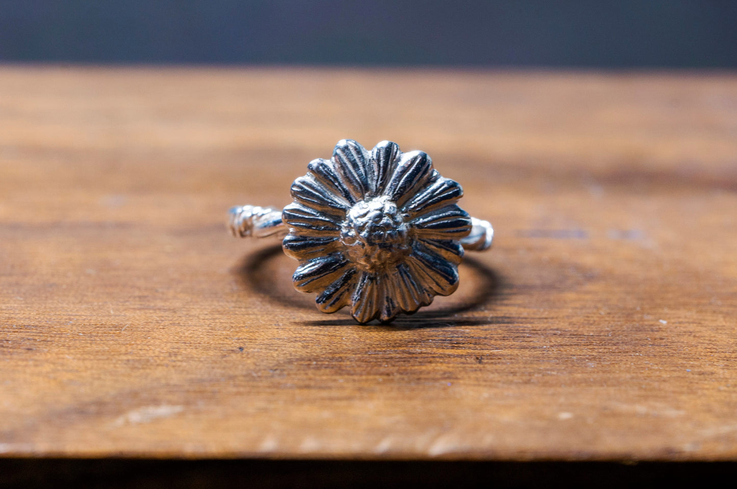 Sterling silver daisy ring
