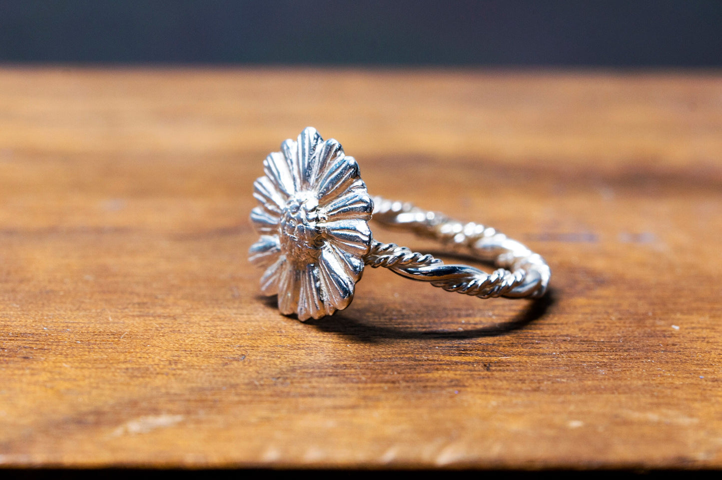 Sterling silver daisy ring